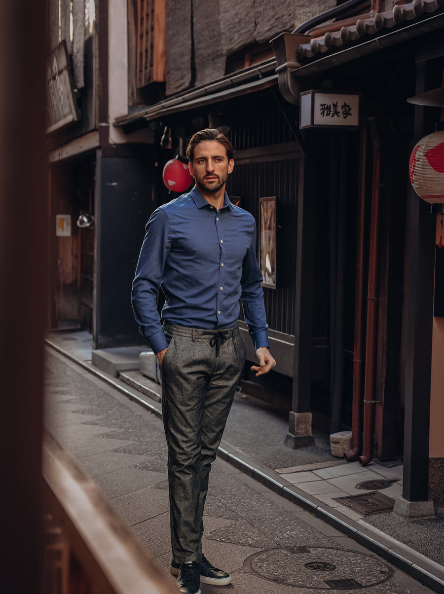 Chemise bleue — photo lifestyle officielle